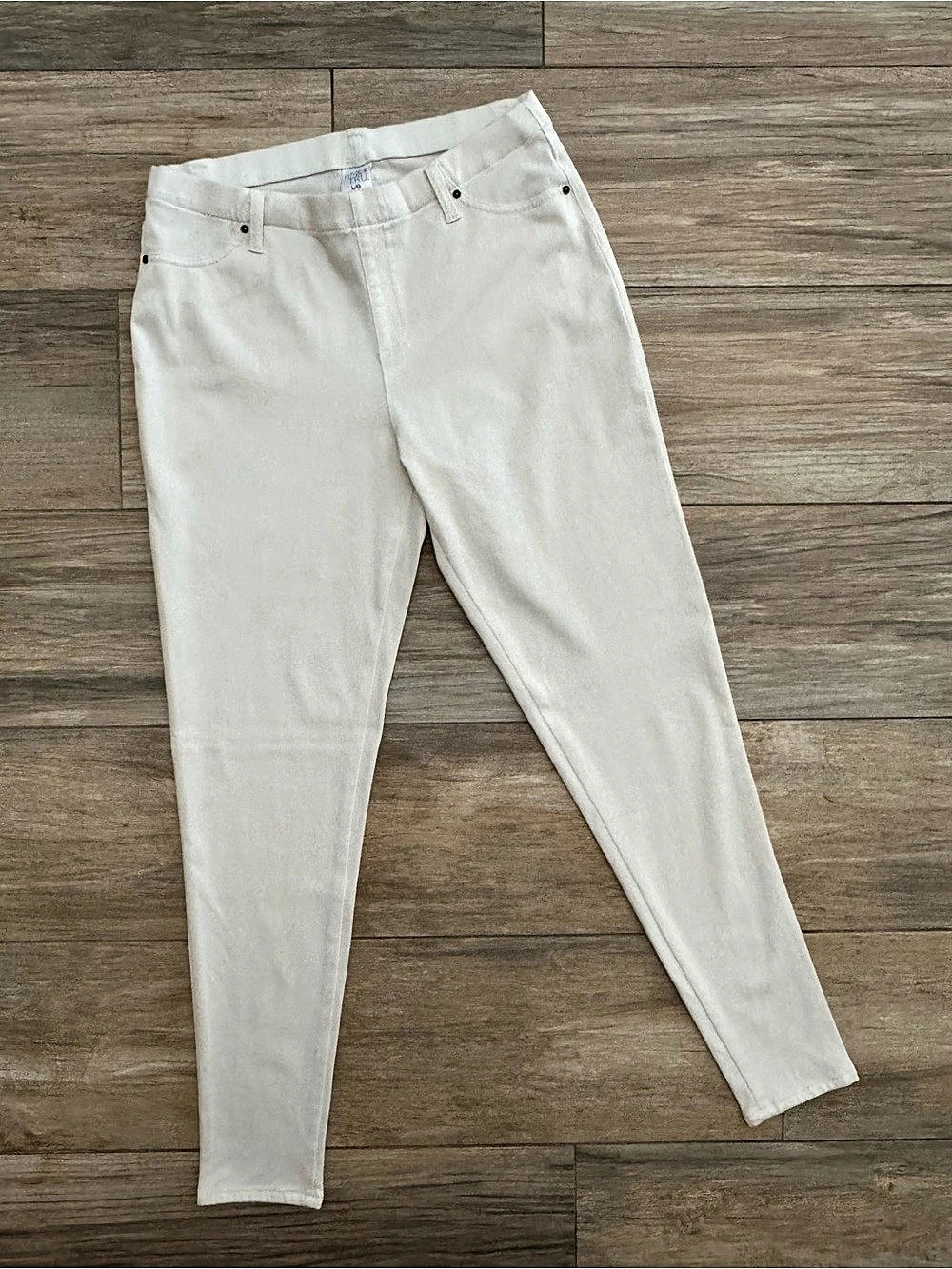Time and Tru White Mid-Rise Jegging Size Large